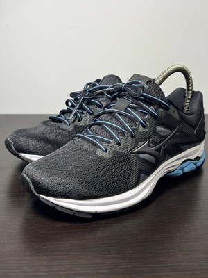 Mizuno Wave Running Shoes women's size US 7.5, like new, black and blue