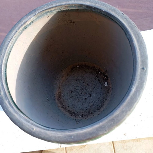 Ceramic flowerpot with unique design like new