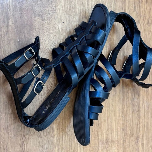 CafeNoir black leather sandals size 40 like new