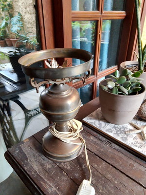 Lamp used, without glass