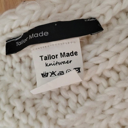 Tailor Made Knitwear scarf like new, white knit