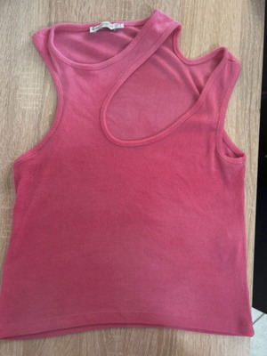 Fuchsia T-shirt Bershka size S like new