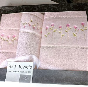 Σετ πετσέτες 3 τμχ της εταιρείας Whitegg ροζ. Βαμβάκι χρώμα απαλό ροζ με κέντημα