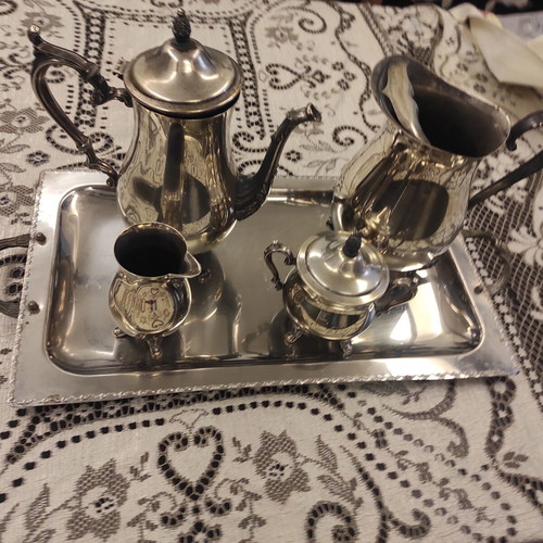 Silver-plated decorative canteen container tray set used