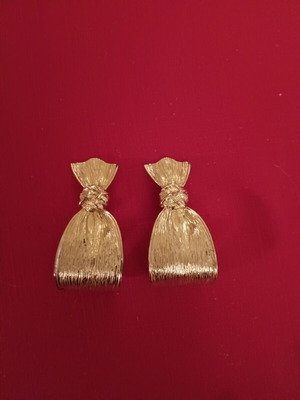 Faux pouch clip-on earrings