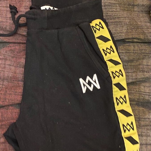 Marcus and Martinus joggers like new, size S, black and yellow