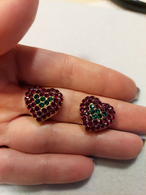 Heart clip earrings with Swarovski crystals deep red and green like new