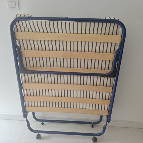 IKEA Divan Bed used with broken wheels