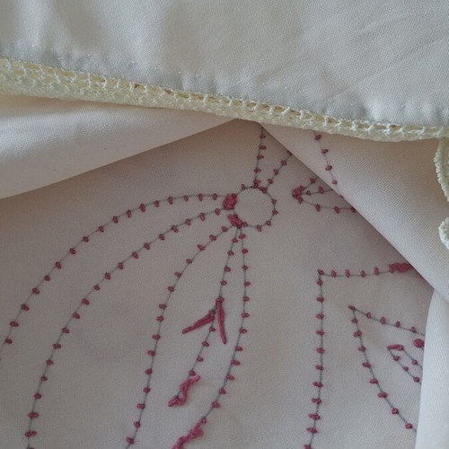 Handmade round tablecloth 1.80m diameter like new