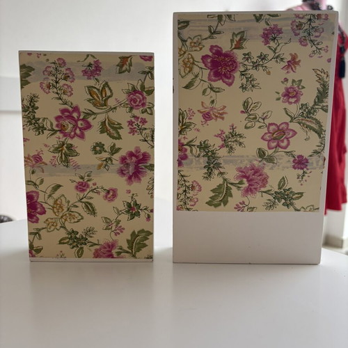 Luxenter set of two promotional stands used