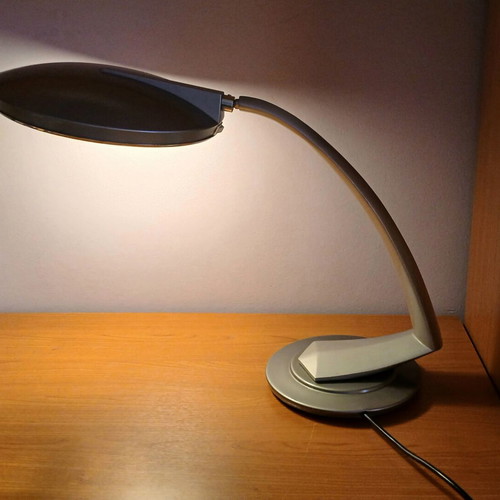 Boomerang 2000 table lamp like new, iconic Fase design