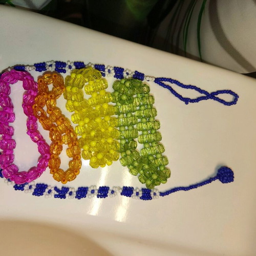 Children's bracelets used, 4 elastic and colorful necklace included