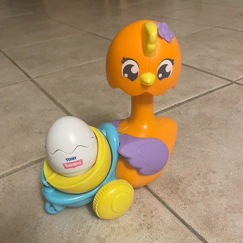 Tomy Toomies Pop & Hatch baby toy like new