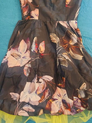 Strapless mini dress Lussile like new with romantic floral print and tulle