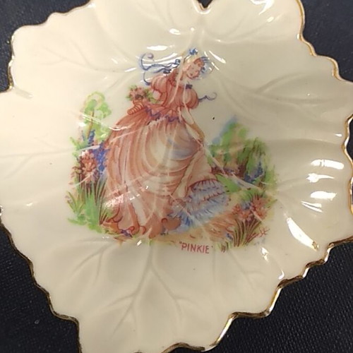 Set of 3 porcelain miniature plates used with romantic designs