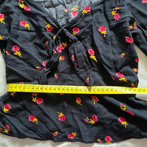 Floral top Miss Selfridge size 36/S used, black multicolor