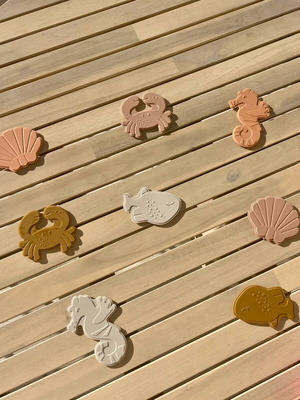 Силиконови вендузи Liewood за бебешка баня нови, морски мотиви