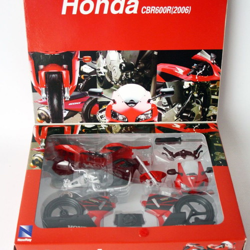 Honda CBR600R (2006) Die Cast Model Kit red motorcycle NewRay new