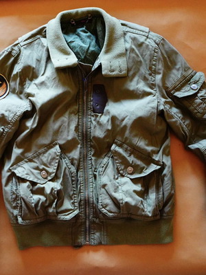 Levi's bomber jacket green XL like new