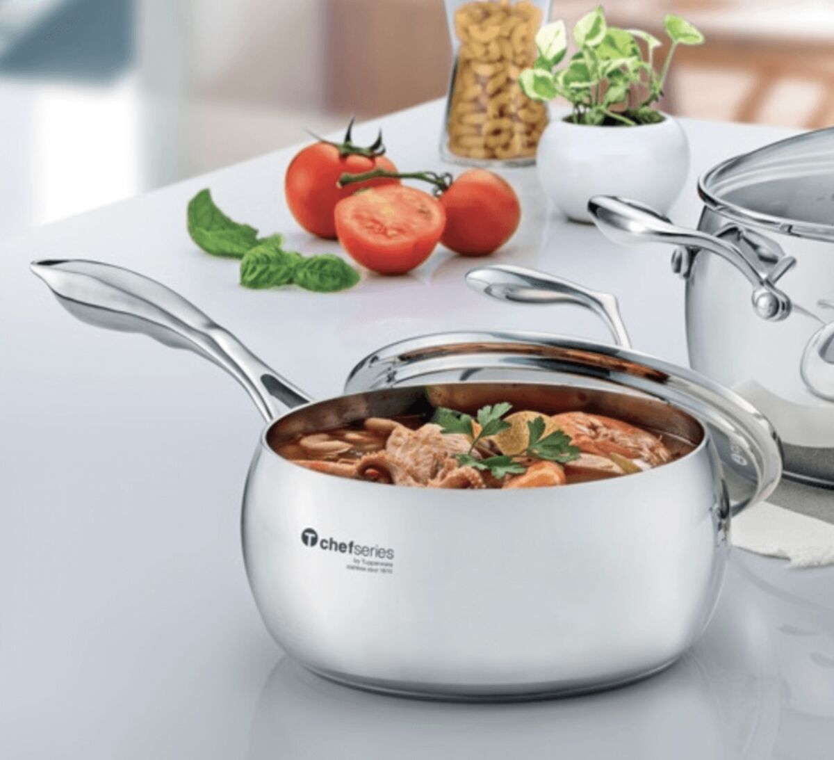 Chef Series Tupperware 1L Pot with Lid… - € 150,00 - Vendora.cy
