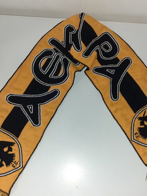 AEKara scarf from the 90s decade