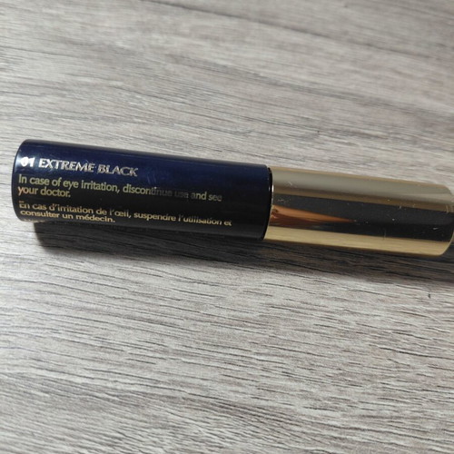 Estée Lauder Double Wear and Sumptuous Extreme Mascara set new, travel size