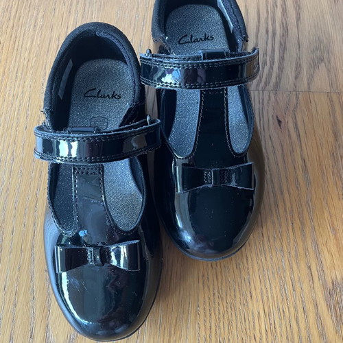 Clark’s children’s shoes 28.5 patent leather like new