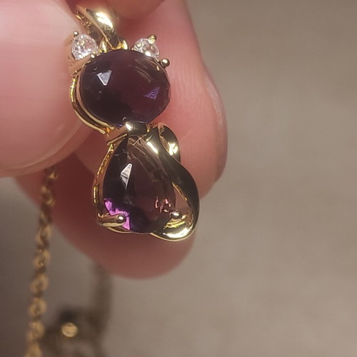 Women's necklace with purple stones