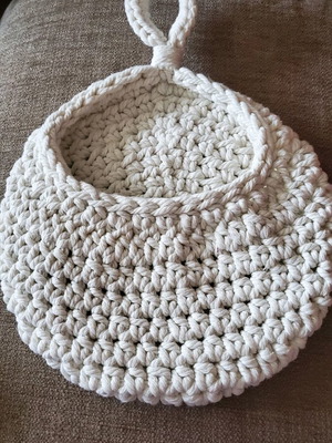 Hanging basket knitted white new