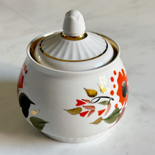 Vintage Chaika Krasnodar porcelain sugar bowl with poppy flowers like new