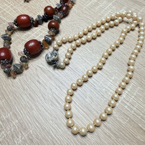 Necklaces used, set of 2, good condition