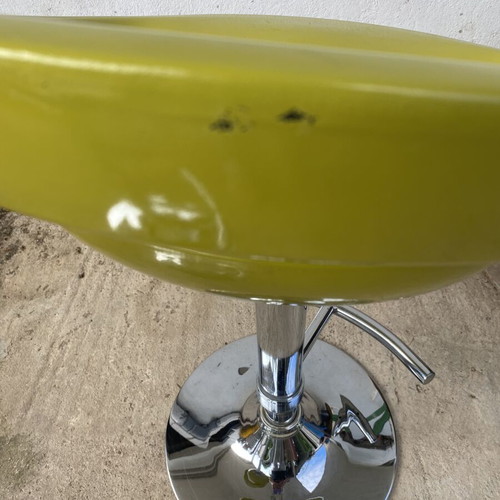 Bar stools set of 2 used, green with chrome base and adjustable height