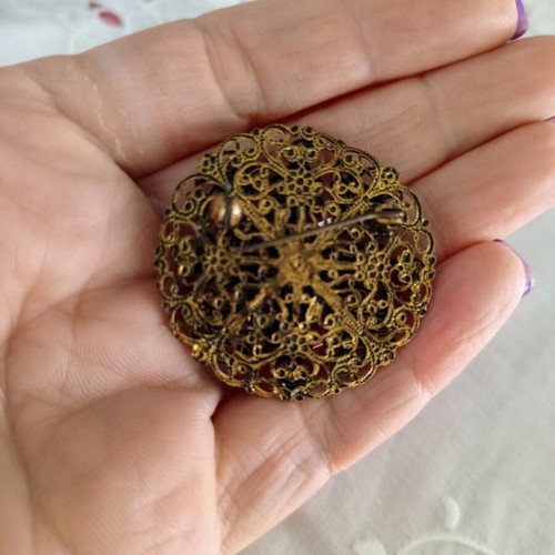 Vintage Baroque brooch used with brown stones and filigree detail