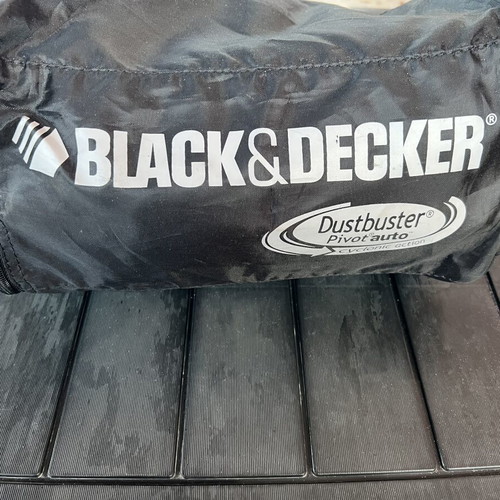 Black & Decker car vacuum cleaner with 12V lighter cable