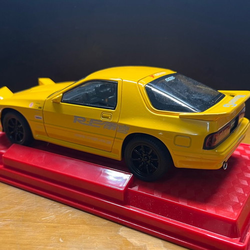 Mazda RX7 1:24 scale model car like new