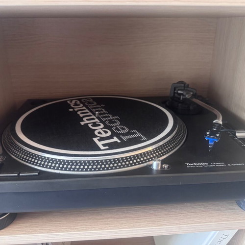 Technics 1210 MK2 turntable like new
