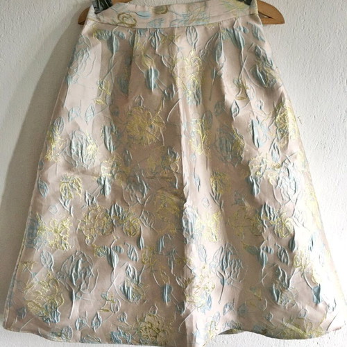 Dorothy Perkins floral jacquard skirt mid length, like new, beige and blue