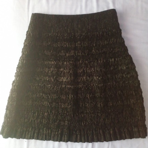 Black knitted skirt with elastic waist like new