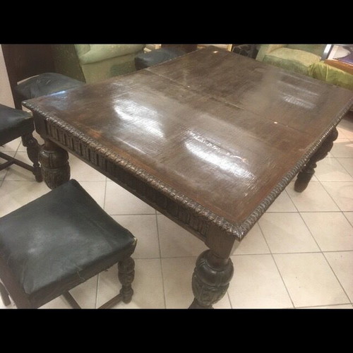 Renaissance dining set used, 8 leather chairs, walnut wood