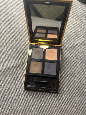 Yves Saint Laurent Pure Chromatics 4 Ombres a Paupieres used, with slight shine