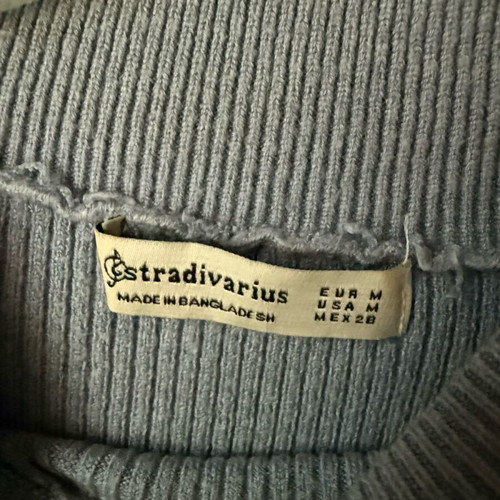Stradivarius women's knit blue like new, size M