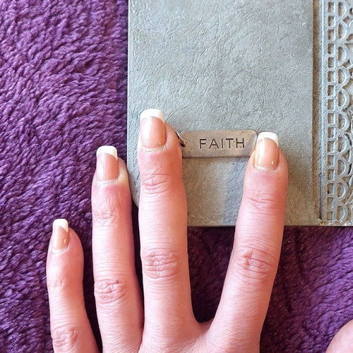 Silver pendant tag with Faith inscription