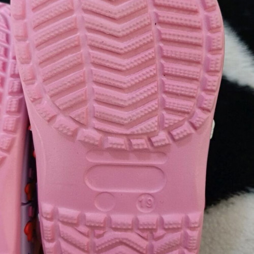Pantoflakia size 19 like new