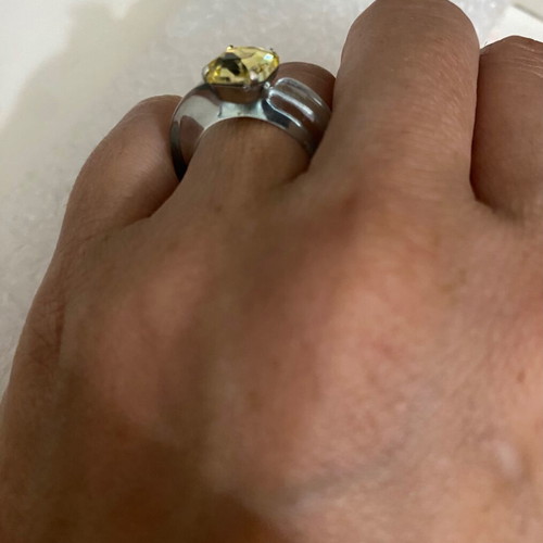Monopetro plastic ring with yellow stone 18 mm new
