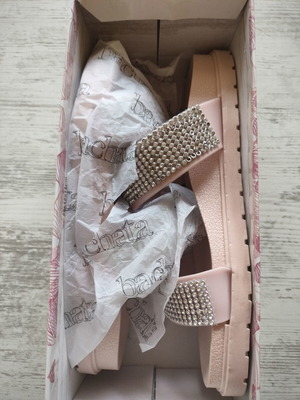 Slippers new, pink with white stones, size 38