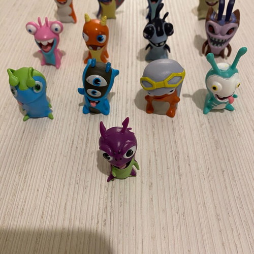 Slugterra 13 used authentic Jakks Pacific figures