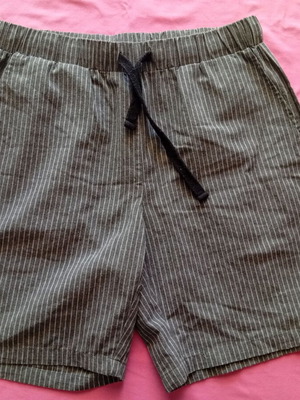 Shein striped casual shorts large, like new, dark gray with white stripes