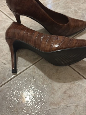 Heels size 36, new, brown