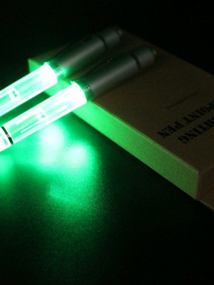 Set of pens with lighting new, 2 pieces with replacements