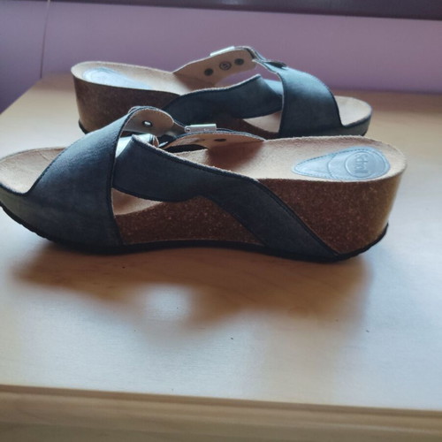 Scholl women's slippers natural leather size 41 like new